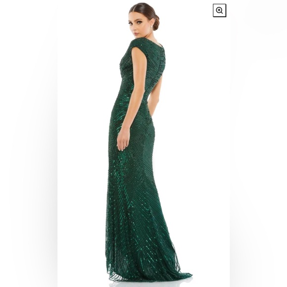 Cap sleeve sequined evening gown - Picture 2 of 3